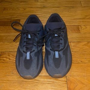 Yeezy 700 Utility Black men’s size 8.5